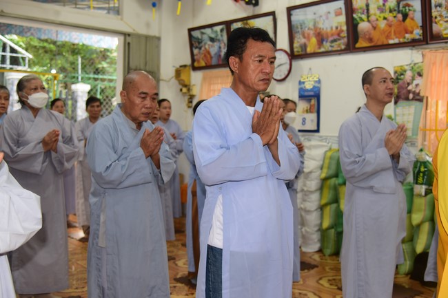 Tu niệm Phật một ngày tại Cần Thơ