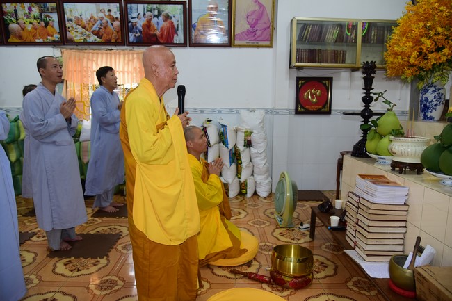 Tu niệm Phật một ngày tại Cần Thơ