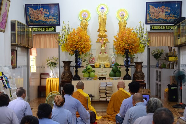 Tu niệm Phật một ngày tại Cần Thơ