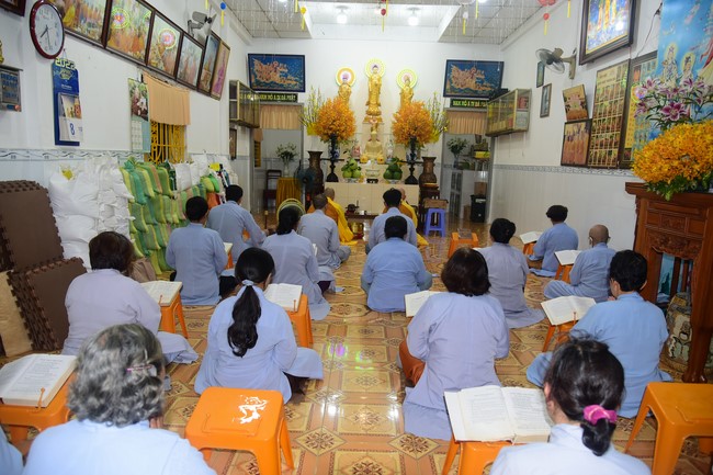 Tu niệm Phật một ngày tại Cần Thơ