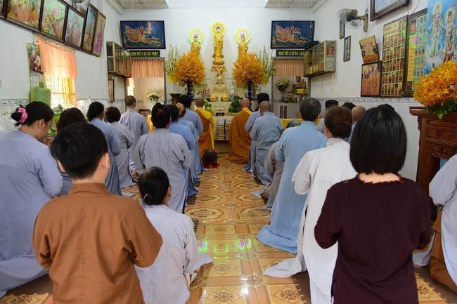 Tu niệm Phật một ngày tại Cần Thơ