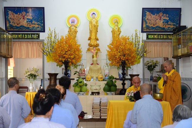 Tu niệm Phật một ngày tại Cần Thơ