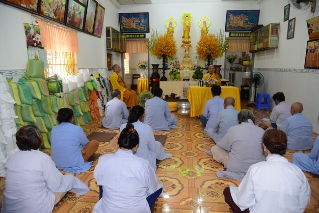 Tu niệm Phật một ngày tại Cần Thơ