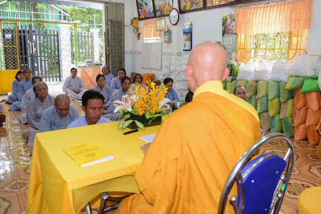 Tu niệm Phật một ngày tại Cần Thơ