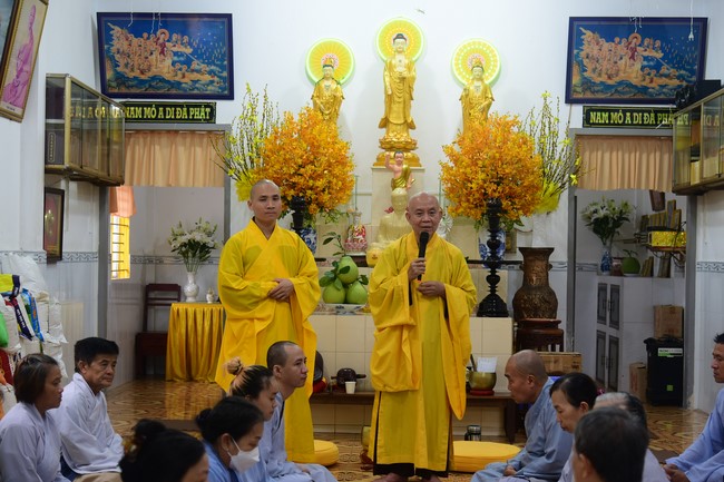 Tu niệm Phật một ngày tại Cần Thơ