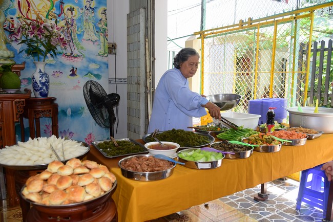 Tu niệm Phật một ngày tại Cần Thơ