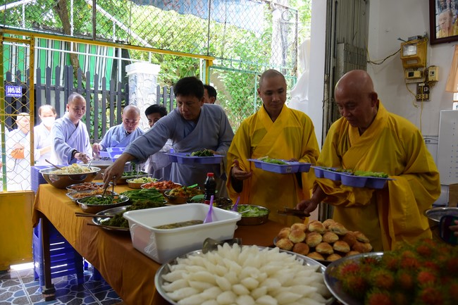 Tu niệm Phật một ngày tại Cần Thơ