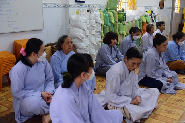 Tu niệm Phật một ngày tại Cần Thơ