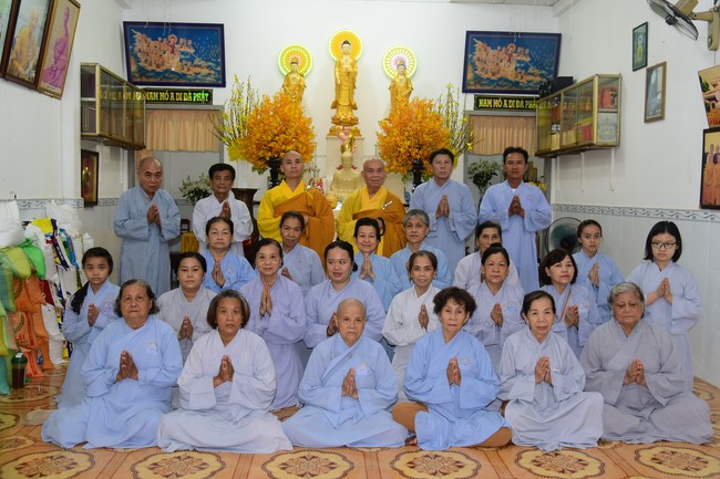 Tu niệm Phật một ngày tại Cần Thơ