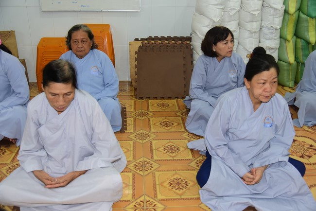 Tu niệm Phật một ngày tại Cần Thơ