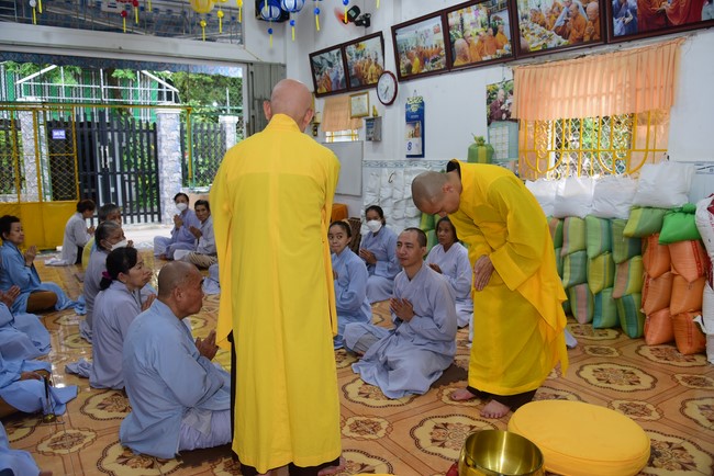 Tu niệm Phật một ngày tại Cần Thơ