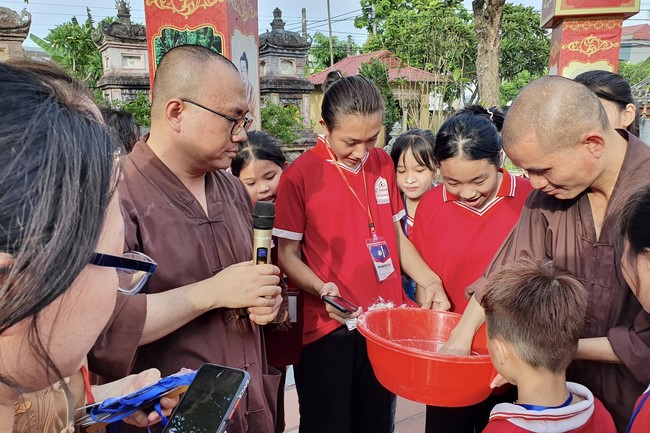 The 2nd day of Teenage Retreat in summer at Tay Khanh pagoda