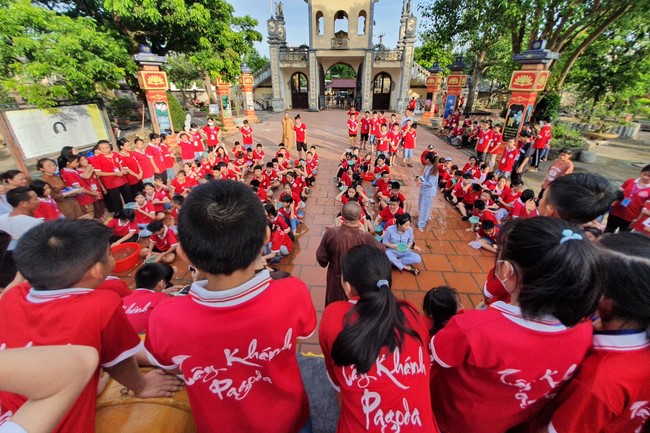 The 2nd day of Teenage Retreat in summer at Tay Khanh pagoda