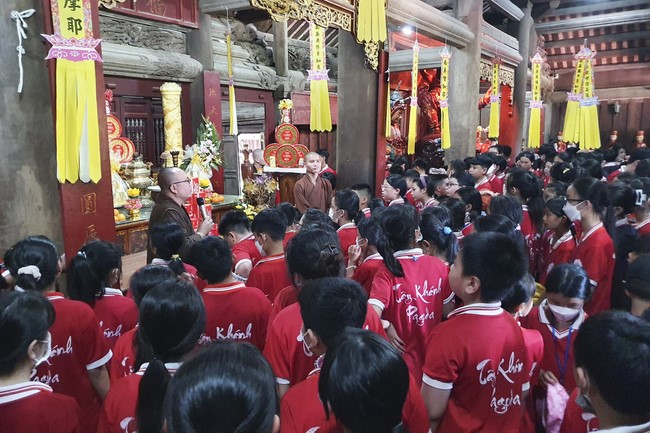 The 2nd day of Teenage Retreat in summer at Tay Khanh pagoda
