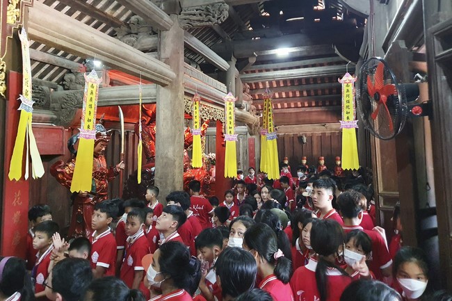 The 2nd day of Teenage Retreat in summer at Tay Khanh pagoda