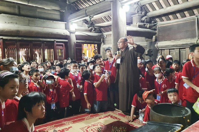 The 2nd day of Teenage Retreat in summer at Tay Khanh pagoda