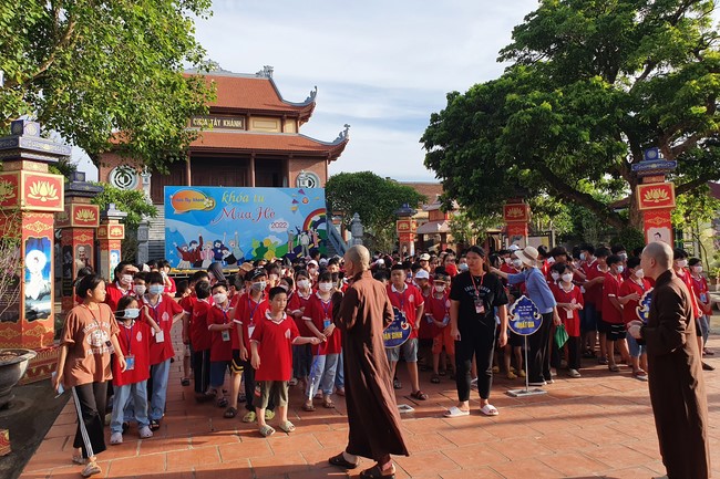 The 2nd day of Teenage Retreat in summer at Tay Khanh pagoda