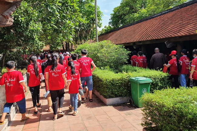 The 2nd day of Teenage Retreat in summer at Tay Khanh pagoda
