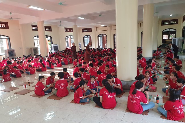 The 2nd day of Teenage Retreat in summer at Tay Khanh pagoda