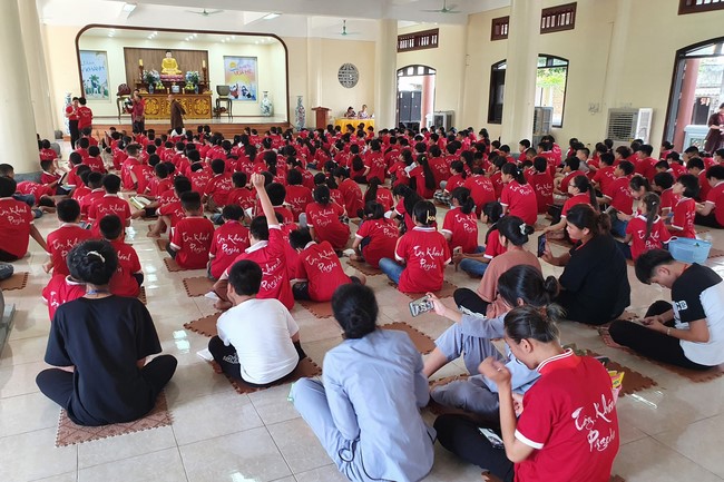 The 2nd day of Teenage Retreat in summer at Tay Khanh pagoda