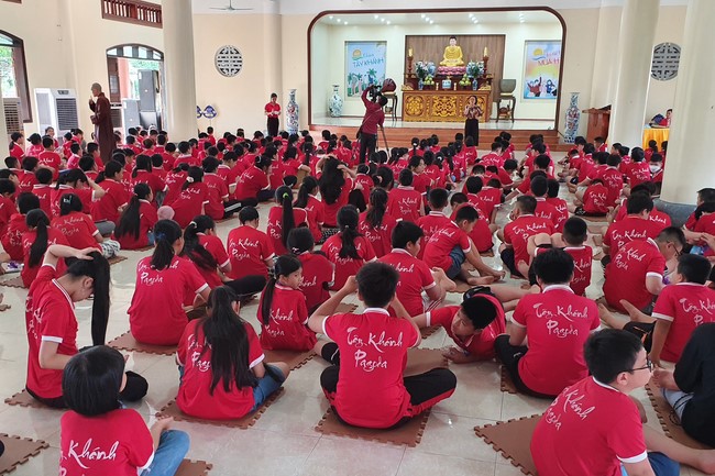 The 2nd day of Teenage Retreat in summer at Tay Khanh pagoda