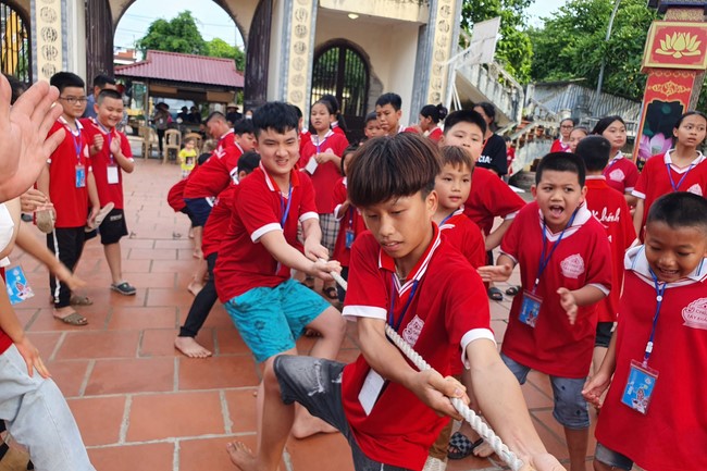 The 2nd day of Teenage Retreat in summer at Tay Khanh pagoda