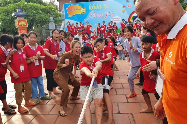 The 2nd day of Teenage Retreat in summer at Tay Khanh pagoda