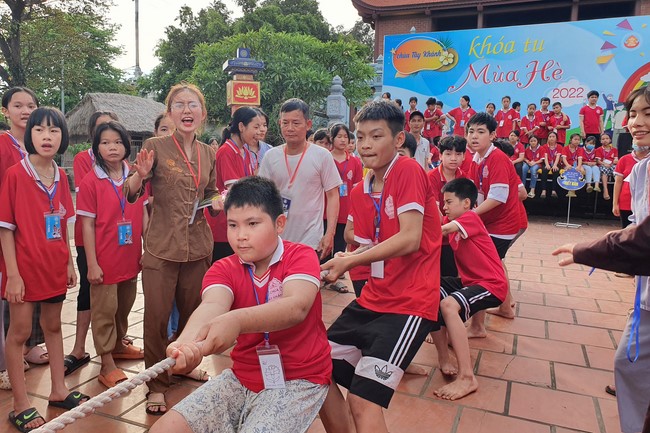 The 2nd day of Teenage Retreat in summer at Tay Khanh pagoda