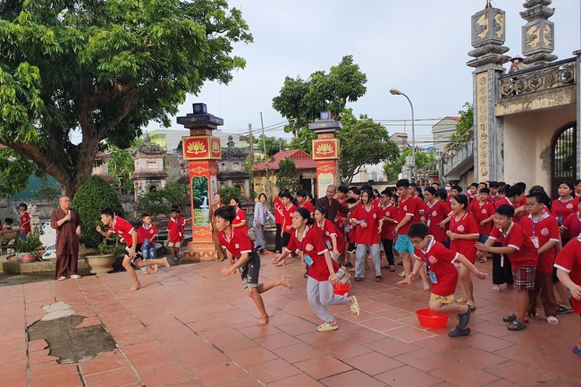 The 2nd day of Teenage Retreat in summer at Tay Khanh pagoda