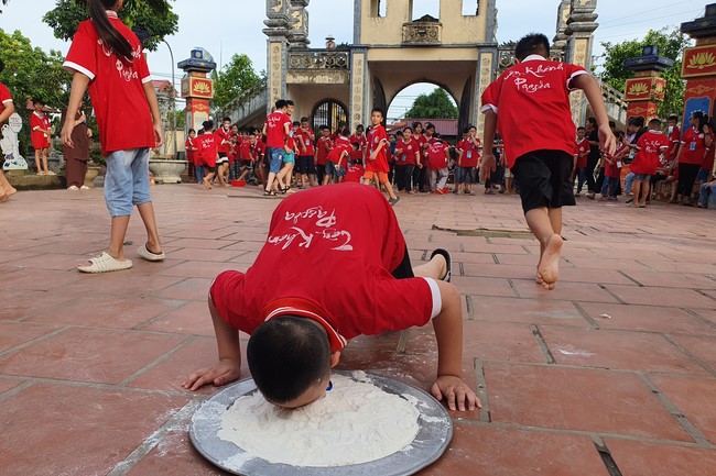 The 2nd day of Teenage Retreat in summer at Tay Khanh pagoda