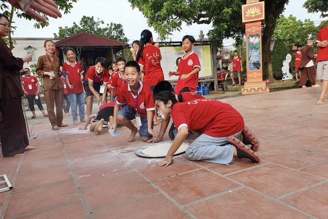 The 2nd day of Teenage Retreat in summer at Tay Khanh pagoda
