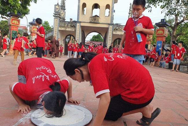 The 2nd day of Teenage Retreat in summer at Tay Khanh pagoda