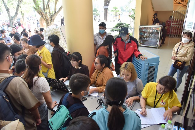 Entering of the Teenage Retreat - Temporary Ordination for Children