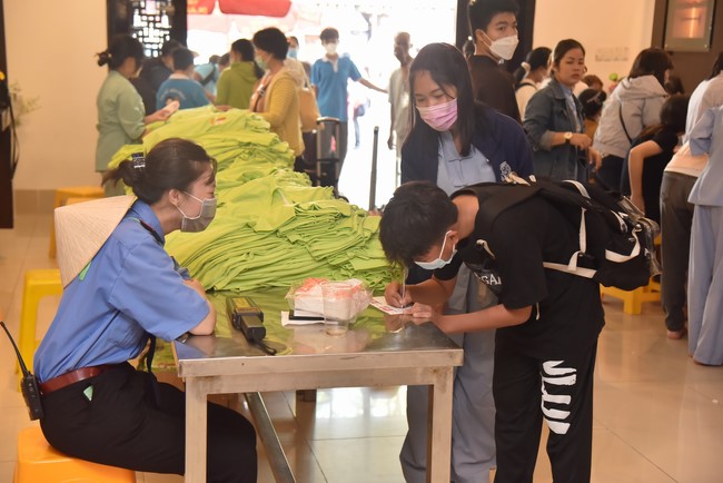 Entering of the Teenage Retreat - Temporary Ordination for Children