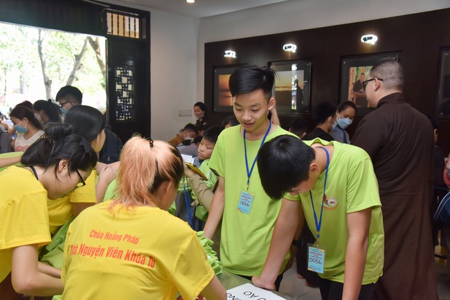 Entering of the Teenage Retreat - Temporary Ordination for Children