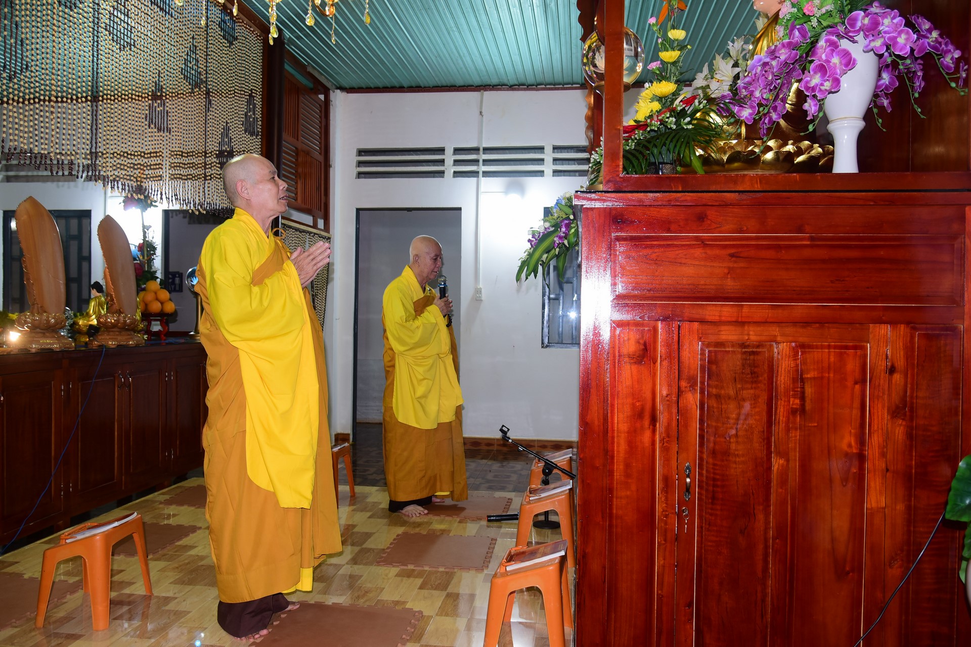 Cúng dường Tam bảo tại Cơ sở Lâm Pháp, Lâm Đồng