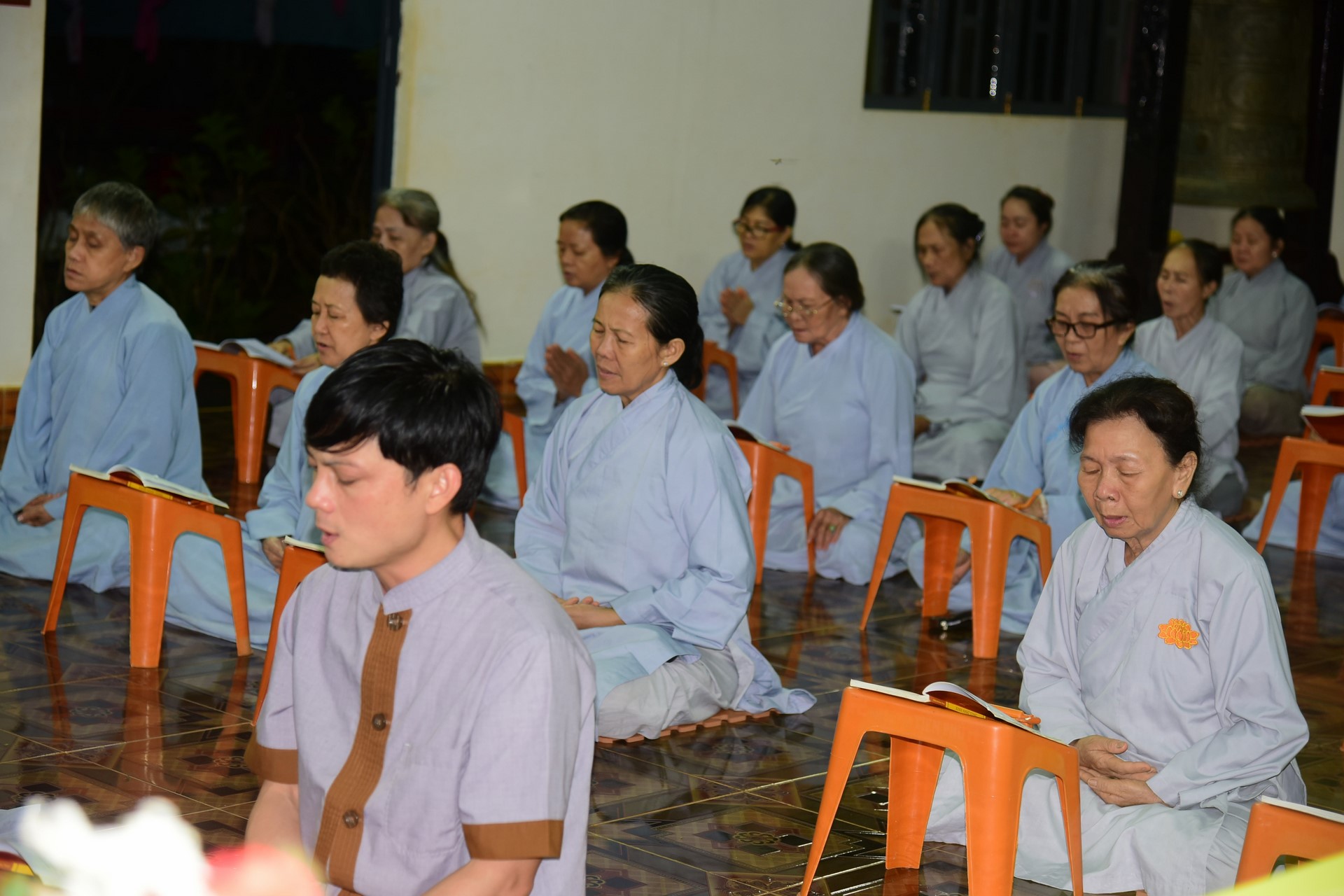 Cúng dường Tam bảo tại Cơ sở Lâm Pháp, Lâm Đồng