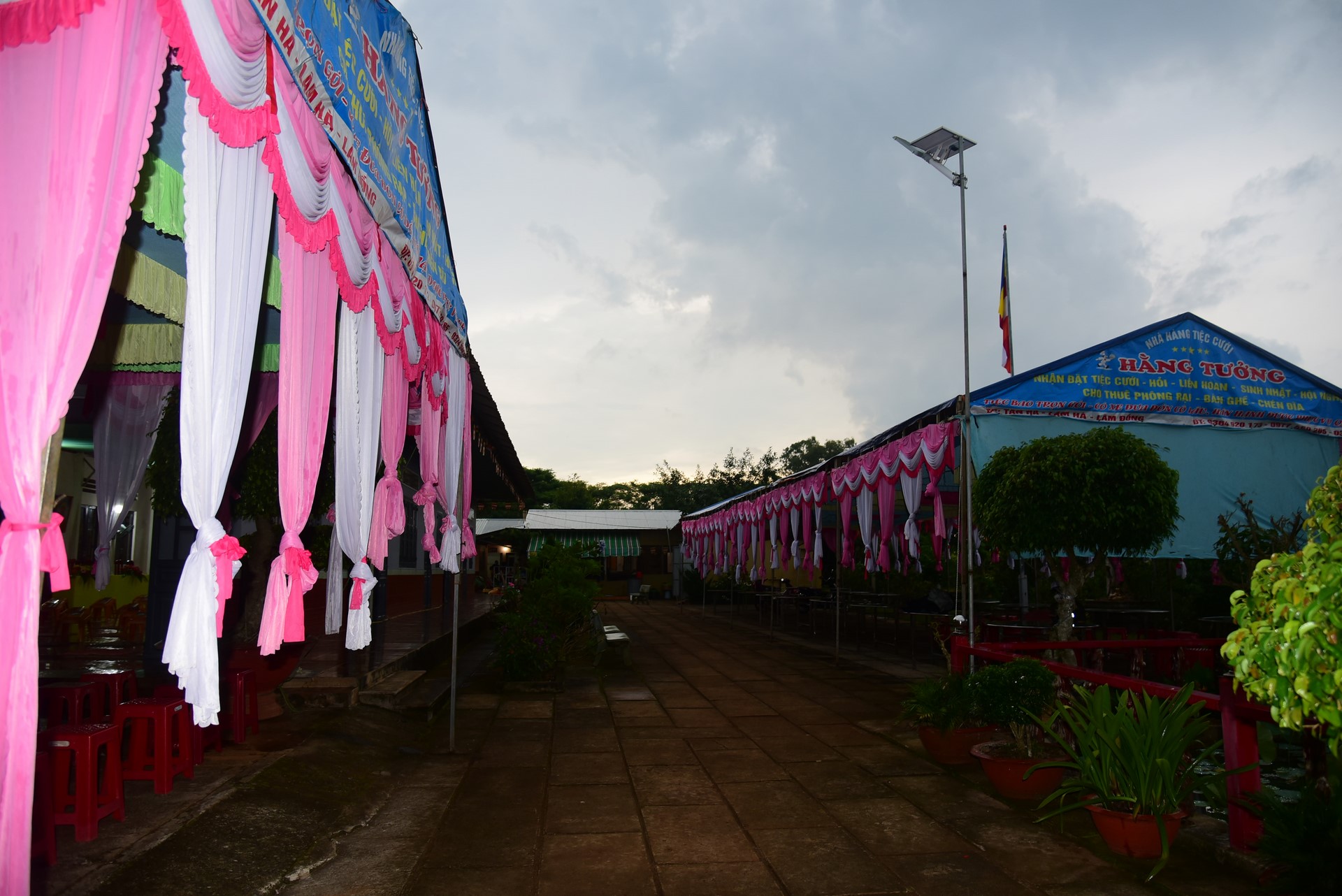 Cúng dường Tam bảo tại Cơ sở Lâm Pháp, Lâm Đồng