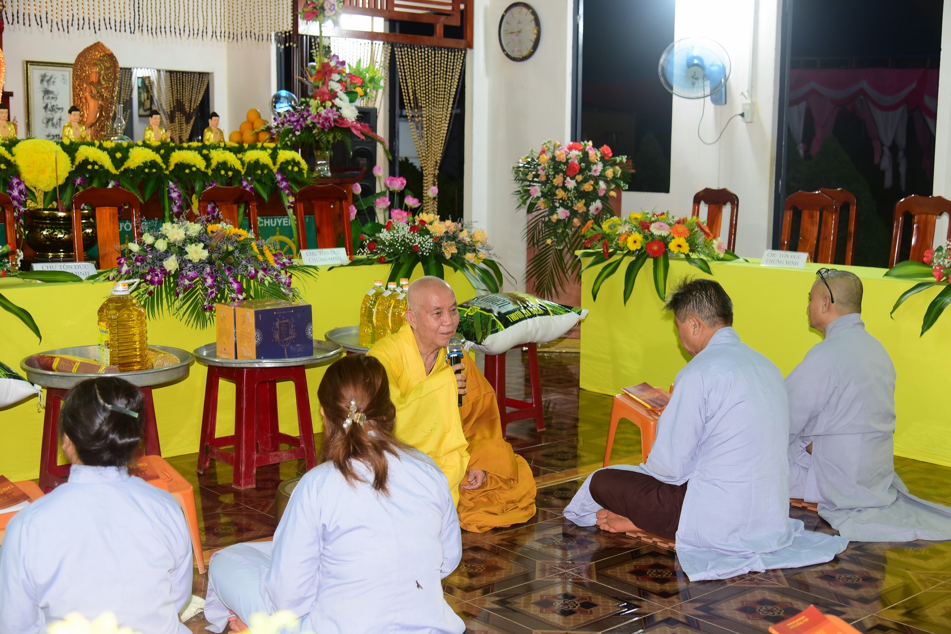 Cúng dường Tam bảo tại Cơ sở Lâm Pháp, Lâm Đồng