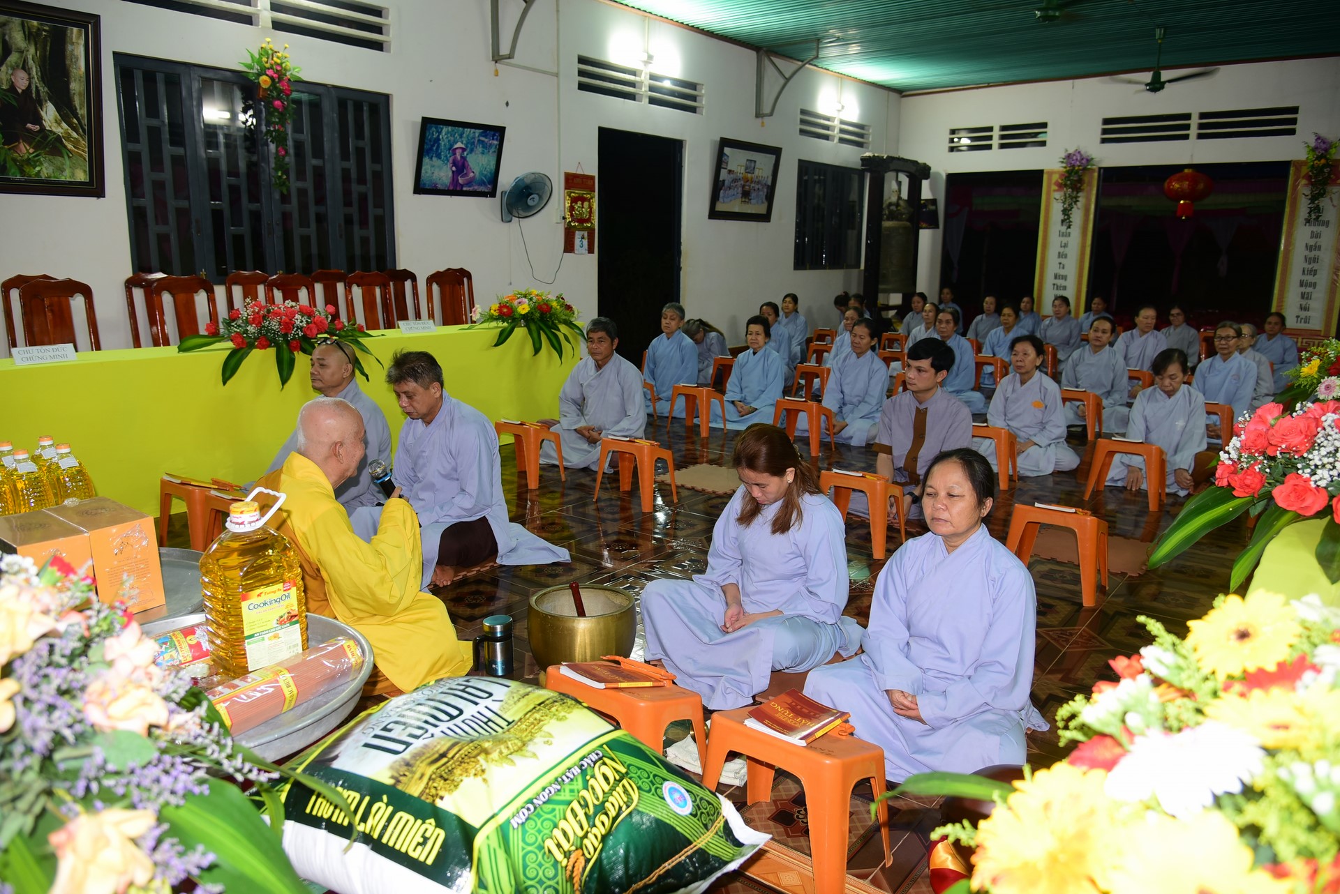 Cúng dường Tam bảo tại Cơ sở Lâm Pháp, Lâm Đồng