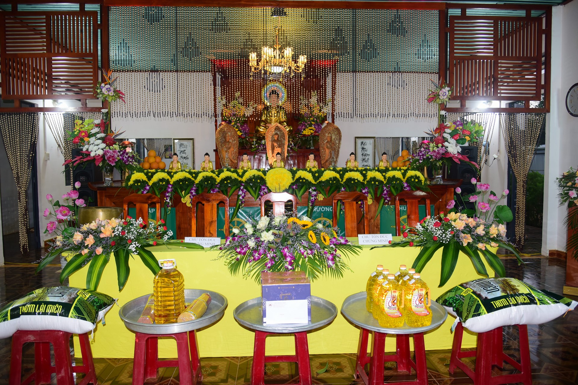 Cúng dường Tam bảo tại Cơ sở Lâm Pháp, Lâm Đồng