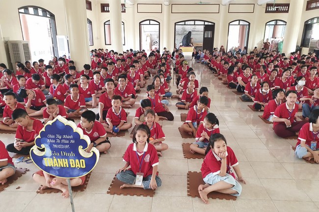 Last day of Teenage Retreat in summer at Tay Khanh pagoda