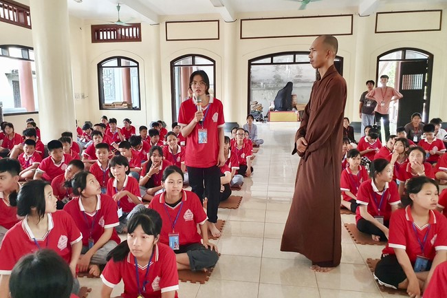 Last day of Teenage Retreat in summer at Tay Khanh pagoda