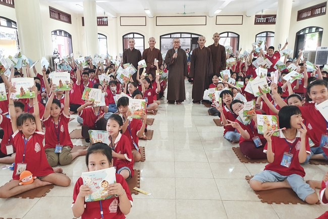 Last day of Teenage Retreat in summer at Tay Khanh pagoda