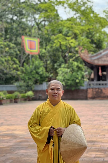 Dong Cao Pagoda offering to Rain-retreat schools