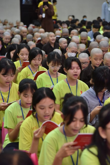 The second day of Temporary ordination retreat for Children in Summer