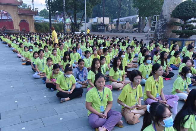 The second day of Temporary ordination retreat for Children in Summer