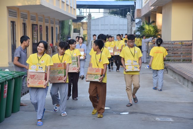 The second day of Temporary ordination retreat for Children in Summer