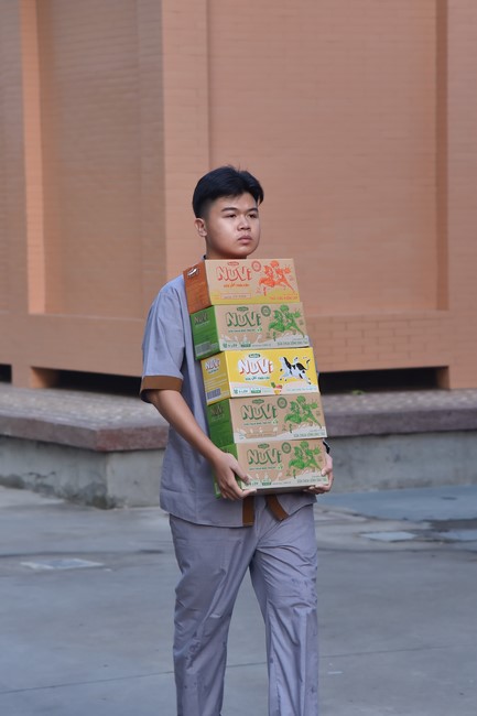 The second day of Temporary ordination retreat for Children in Summer