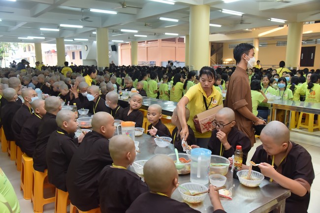 The second day of Temporary ordination retreat for Children in Summer